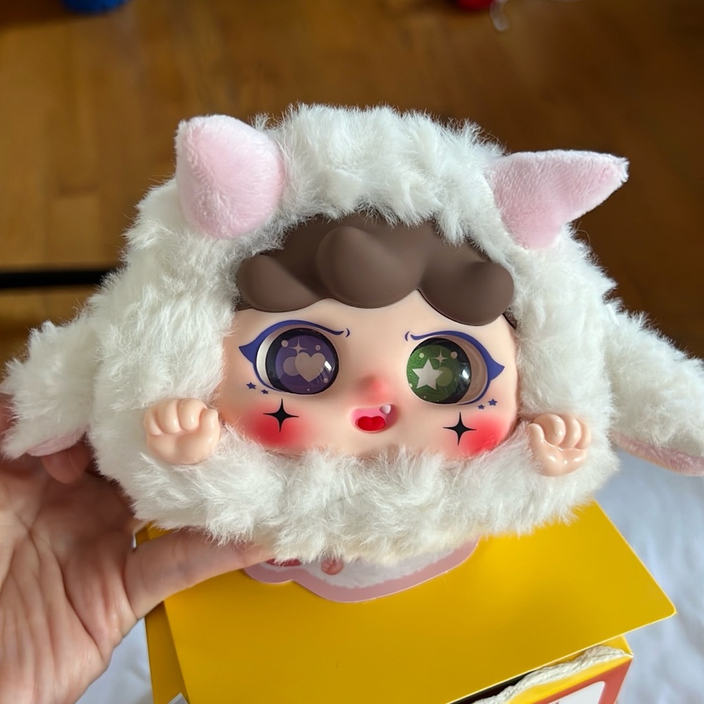 Migo zipper plushie